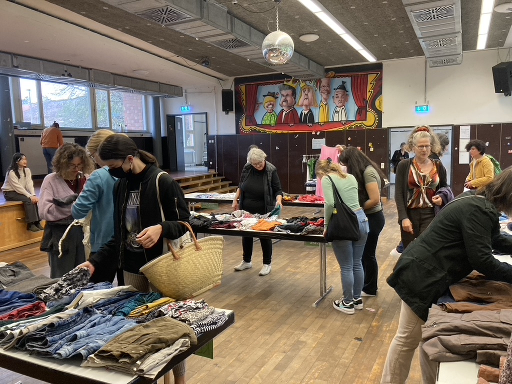 Clubhaus, Kleidertausch © Jana Svetlolobov